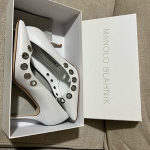 Manolo Blahnik White pumps